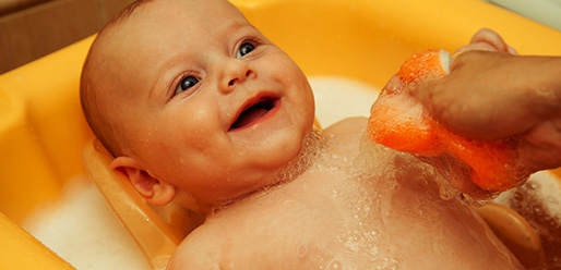 baby bathing